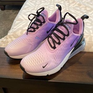 Women’s Nike 270 size 10 like new